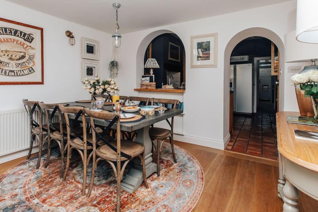 Вілла Dolls House - Luxury Townhouse *Sleeps 10* Henley-on-Thames Екстер'єр фото