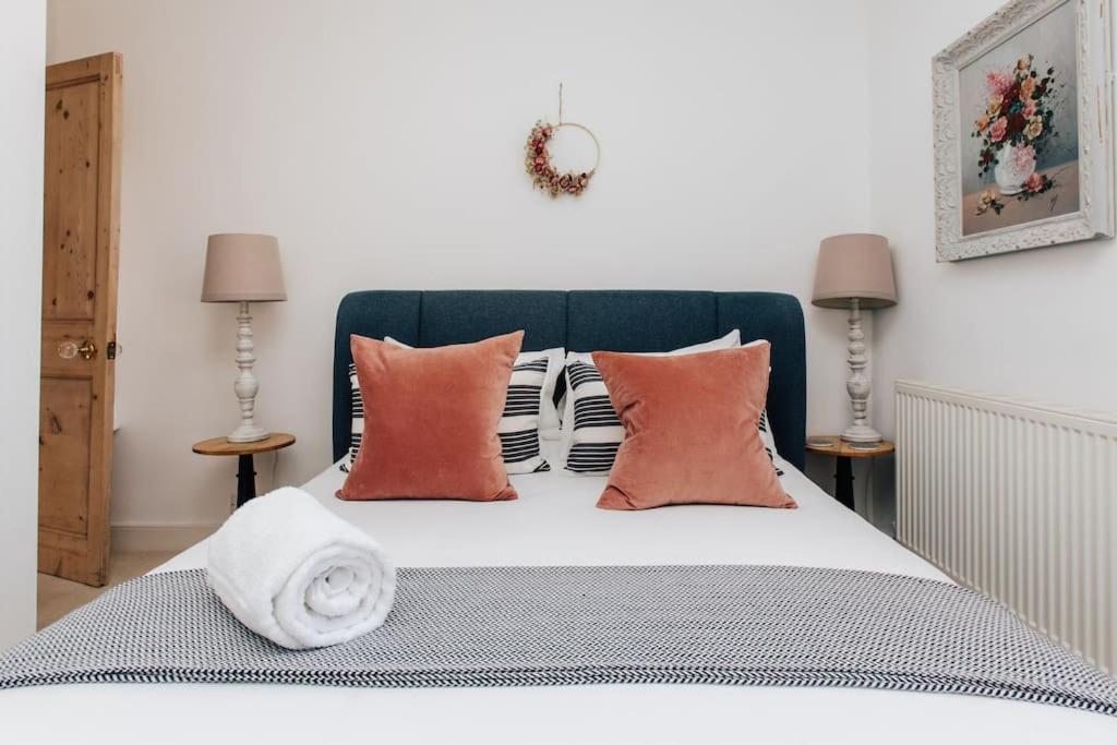 Вілла Dolls House - Luxury Townhouse *Sleeps 10* Henley-on-Thames Екстер'єр фото