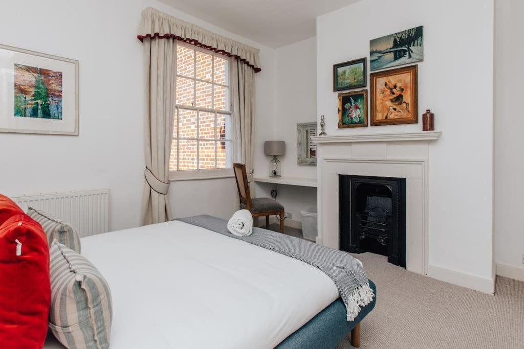 Вілла Dolls House - Luxury Townhouse *Sleeps 10* Henley-on-Thames Екстер'єр фото