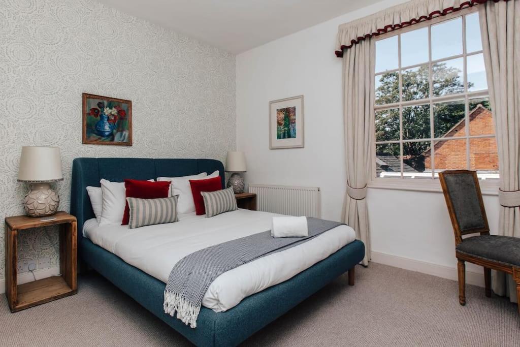 Вілла Dolls House - Luxury Townhouse *Sleeps 10* Henley-on-Thames Екстер'єр фото