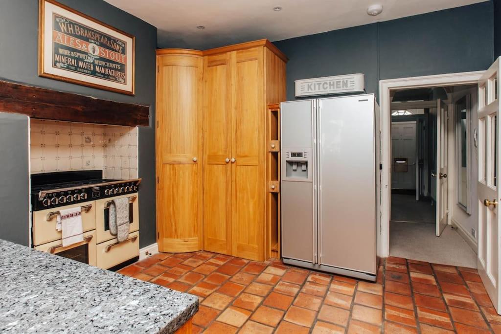 Вілла Dolls House - Luxury Townhouse *Sleeps 10* Henley-on-Thames Екстер'єр фото