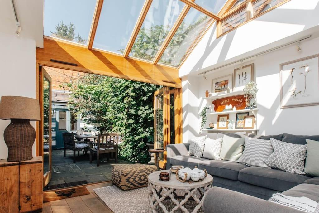 Вілла Dolls House - Luxury Townhouse *Sleeps 10* Henley-on-Thames Екстер'єр фото